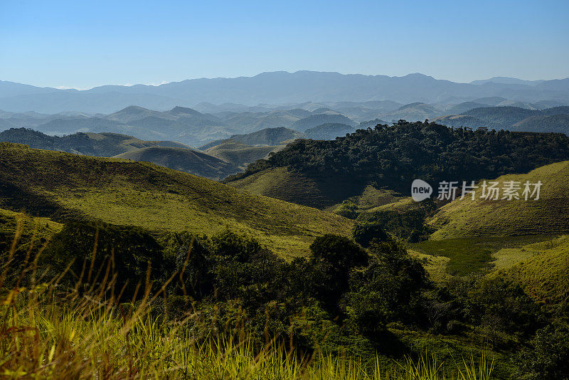 Serra da Mantiqueira，米纳斯吉拉斯州边境州-巴西里约热内卢